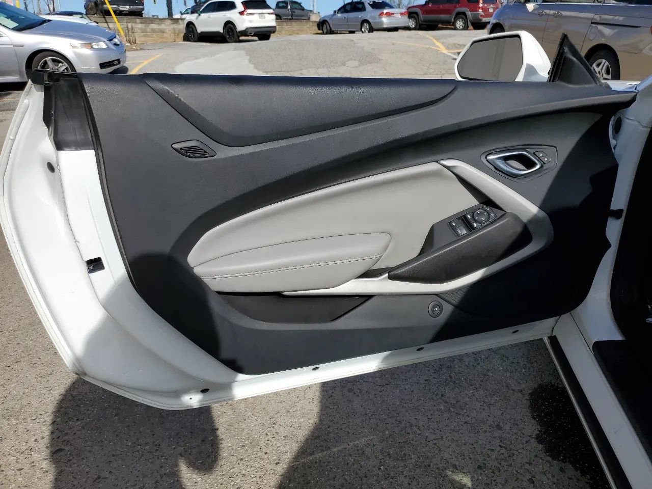 Used 2020 Chevrolet Camaro LT RWD image 15
