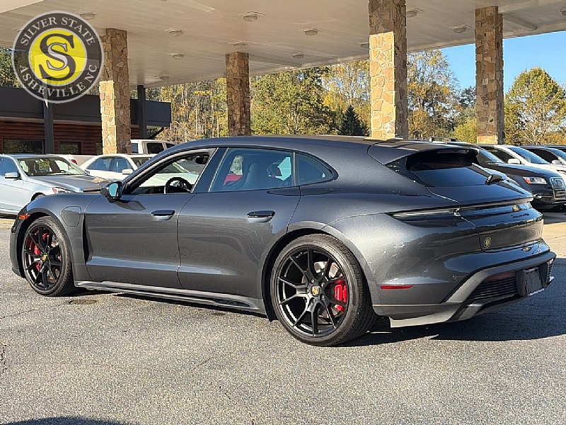 Used 2024 Porsche Taycan GTS AWD/4WD image 4