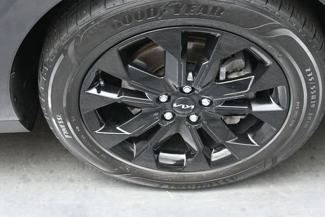 Used 2023 Kia Carnival SX Prestige w/ Paint Protection Package FWD image 33