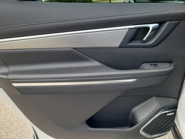 Certified 2025 Buick Enclave Preferred FWD image 11