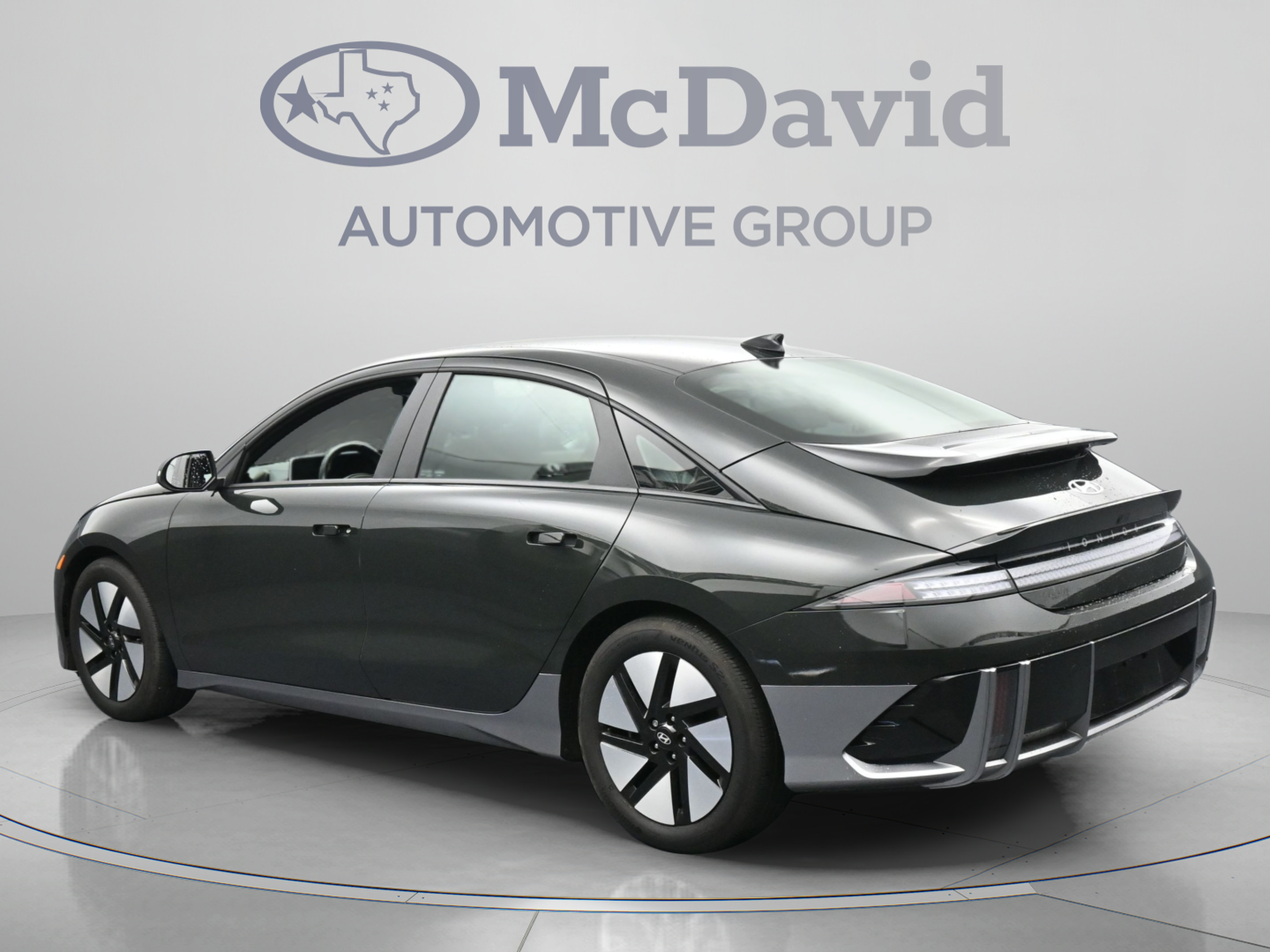 Used 2024 Hyundai Ioniq 6 SE RWD image 6