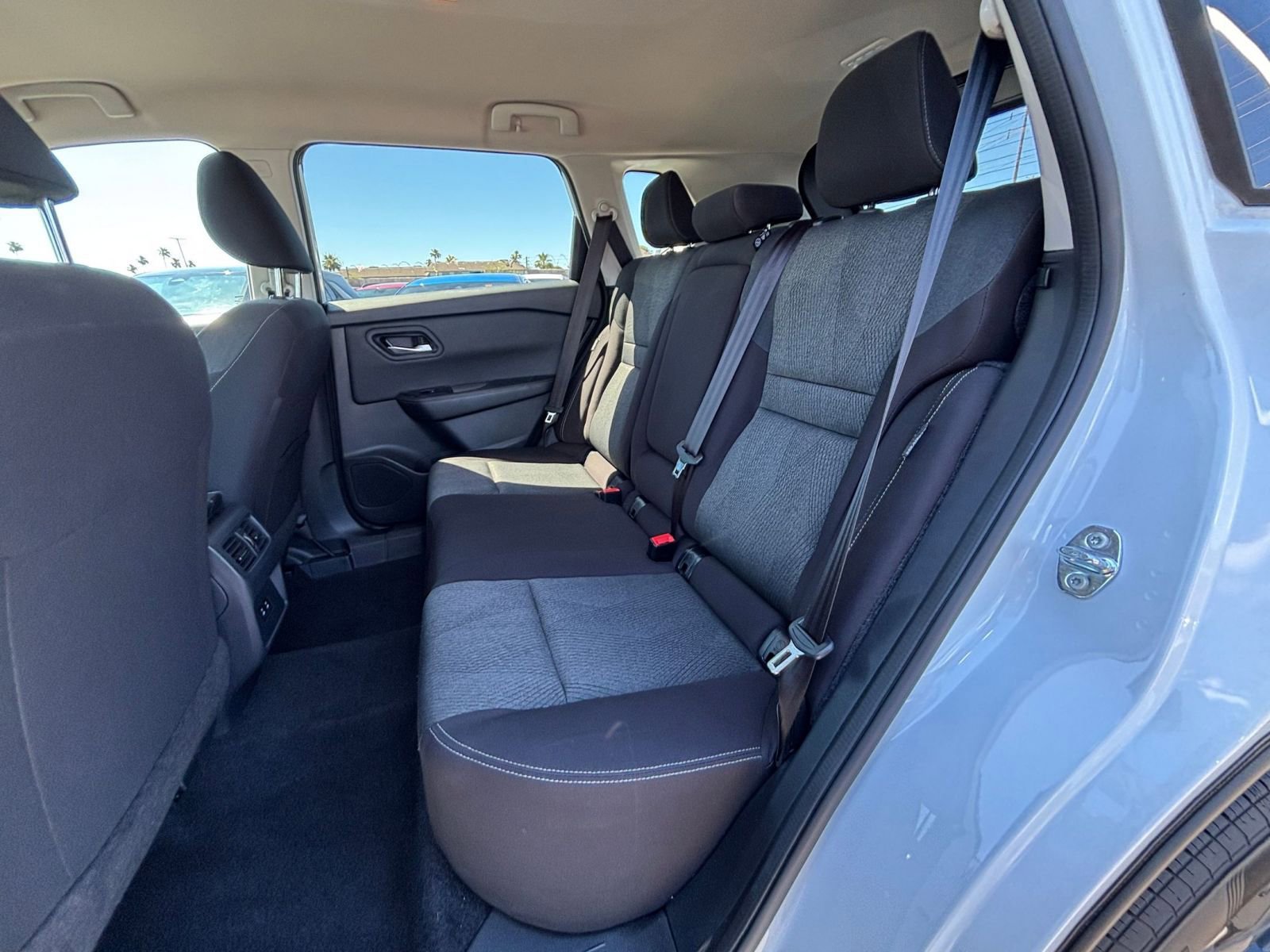 Used 2025 Nissan Rogue SV FWD image 28