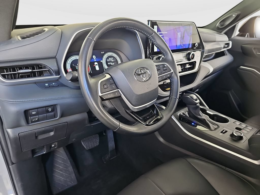 Certified 2025 Toyota Highlander XSE AWD/4WD image 9