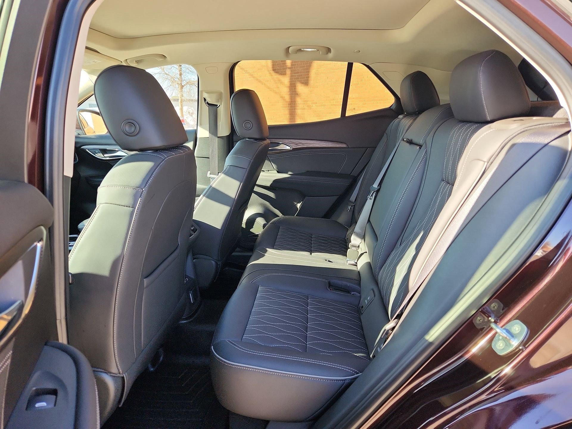 Used 2023 Buick Envision Avenir image 13