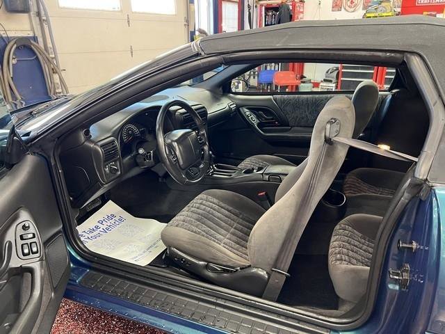 Used 2001 Chevrolet Camaro Z28 RWD image 8