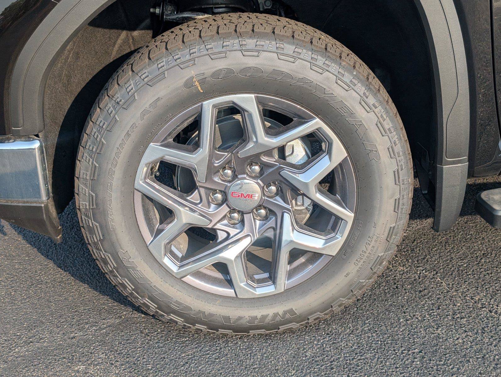 New 2026 GMC Sierra 1500 SLT w/ SLT Premium Plus Package AWD/4WD image 11