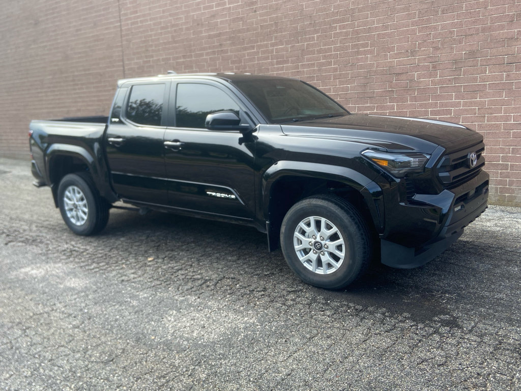 Used 2024 Toyota Tacoma SR5 AWD/4WD image 7
