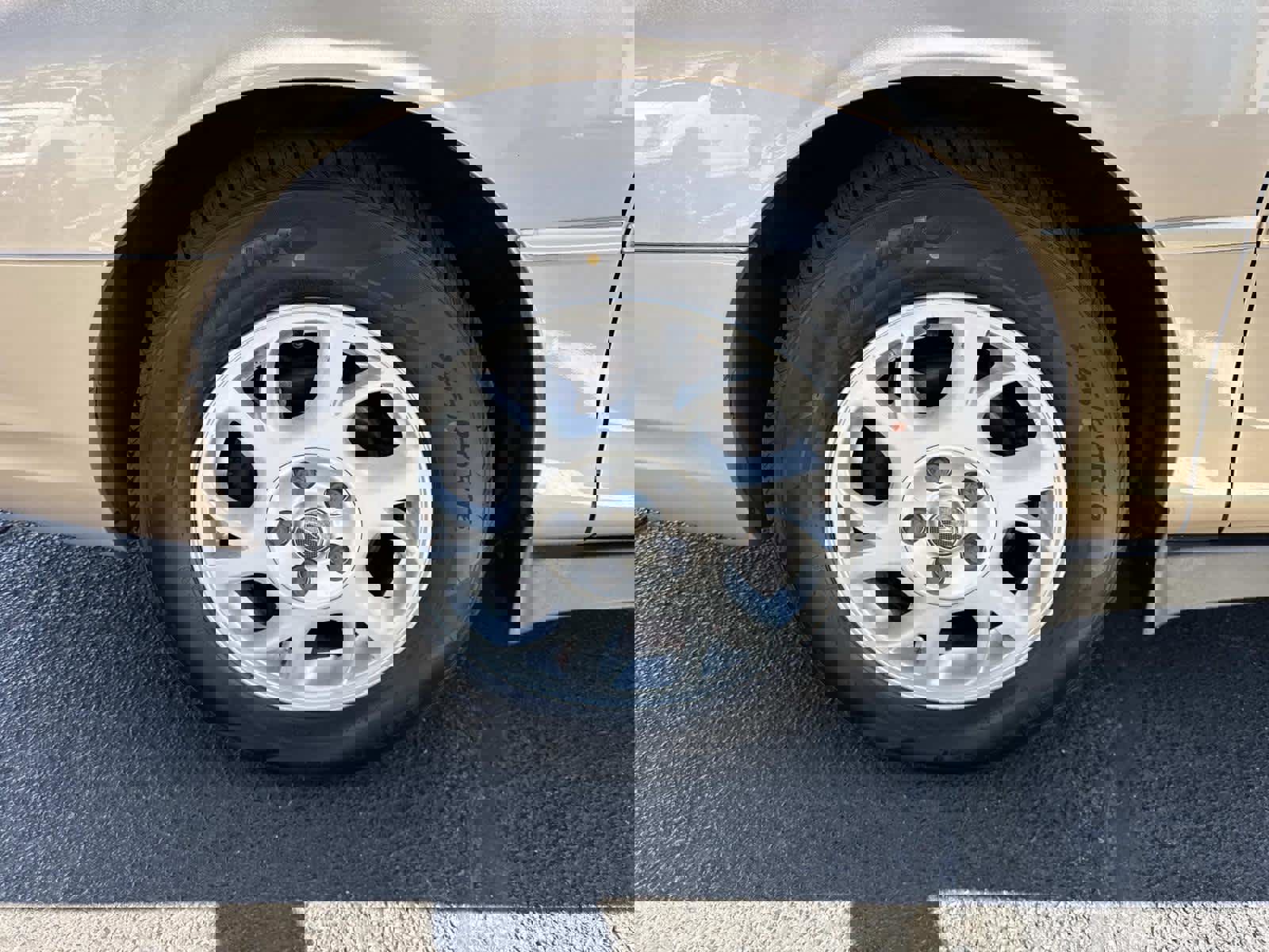 Used 2001 Oldsmobile Intrigue GX w/ Driver Control Pkg image 10