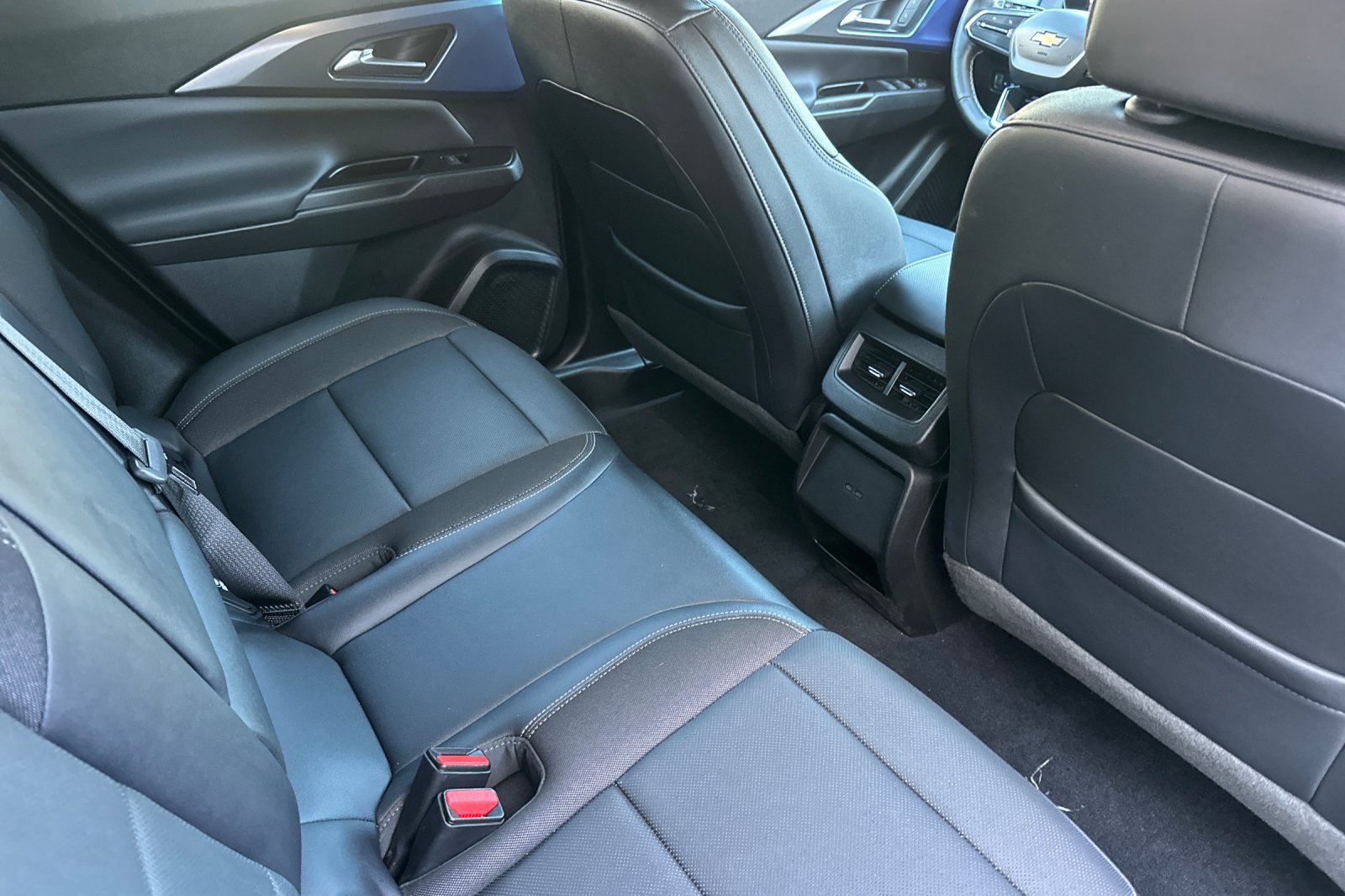 Used 2024 Chevrolet Equinox EV LT FWD image 18