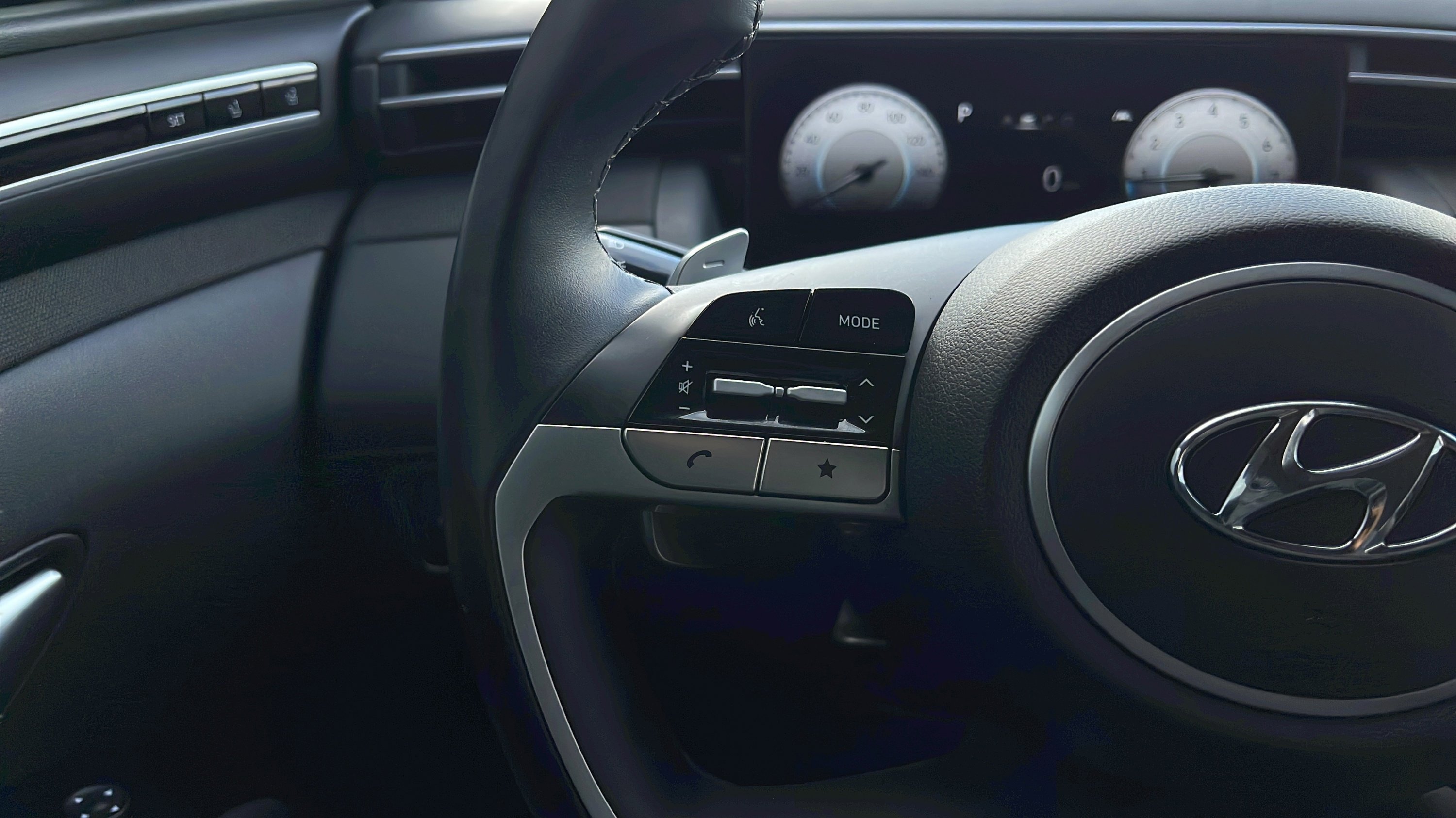 Used 2022 Hyundai Tucson Limited w/ Cargo Package image 11