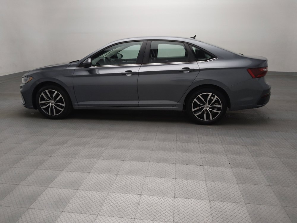 Used 2025 Volkswagen Jetta SE FWD image 3