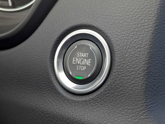 Used 2023 Cadillac XT4 Premium Luxury FWD image 34