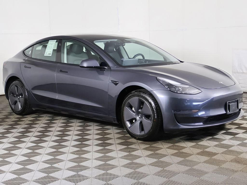Used 2023 Tesla Model 3 Standard Range RWD image 2