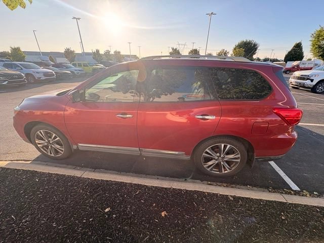 Used 2017 Nissan Pathfinder Platinum w/ Cargo Package FWD image 11