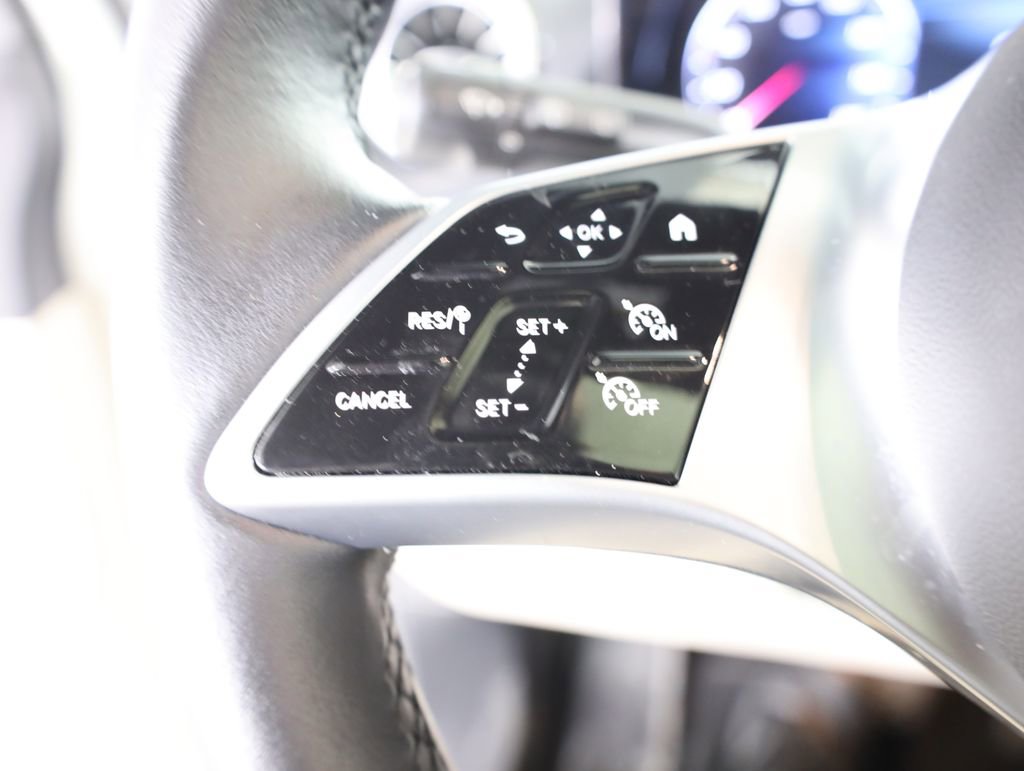 Used 2025 Mercedes-Benz GLA 250 4MATIC image 12