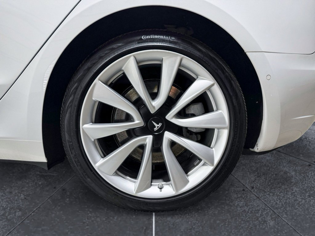 Used 2018 Tesla Model 3 Long Range image 32