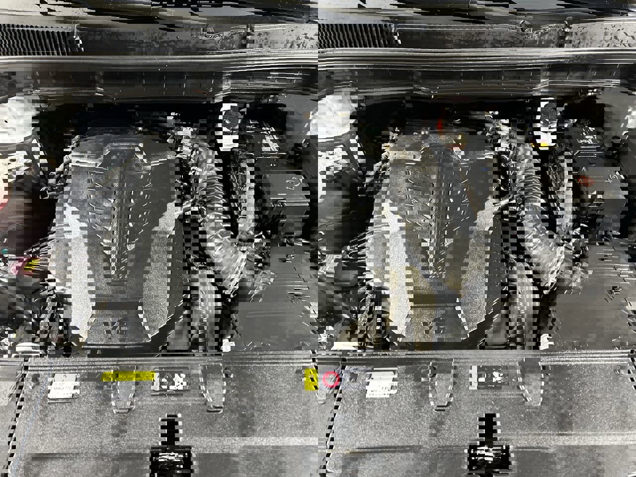 Used 2025 Kia Carnival EX image 10