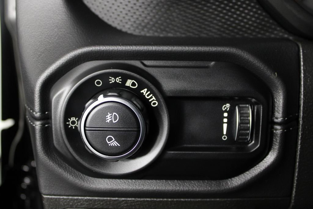 Used 2024 Jeep Gladiator Rubicon w/ Technology Group image 22