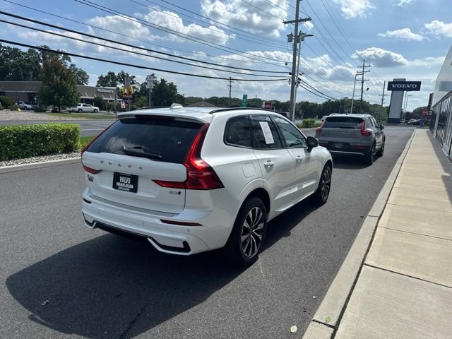 Used 2024 Volvo XC60 B5 Core w/ Climate Package AWD/4WD image 5