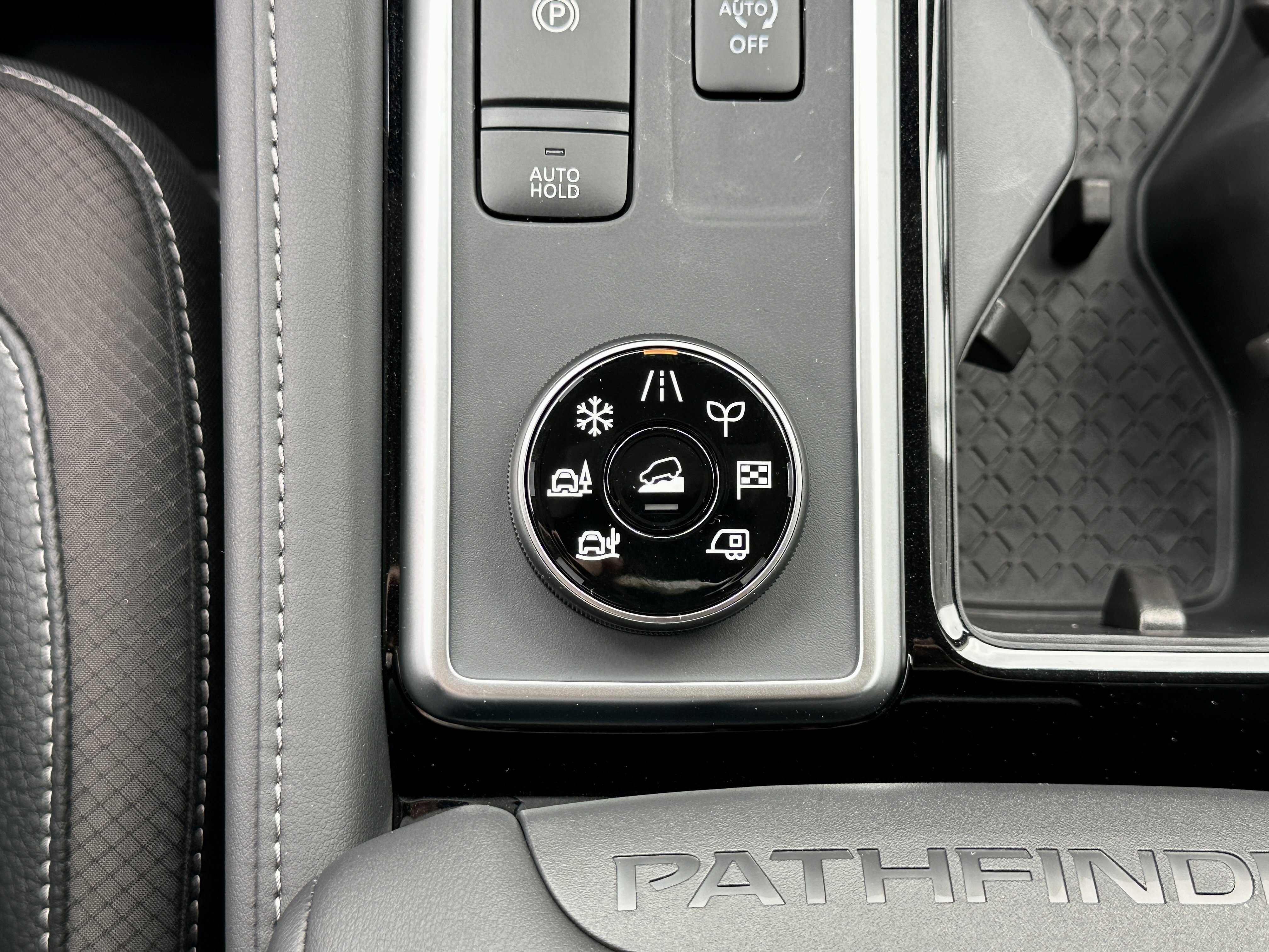 New 2026 Nissan Pathfinder SL w/ SL Premium Package AWD/4WD image 33