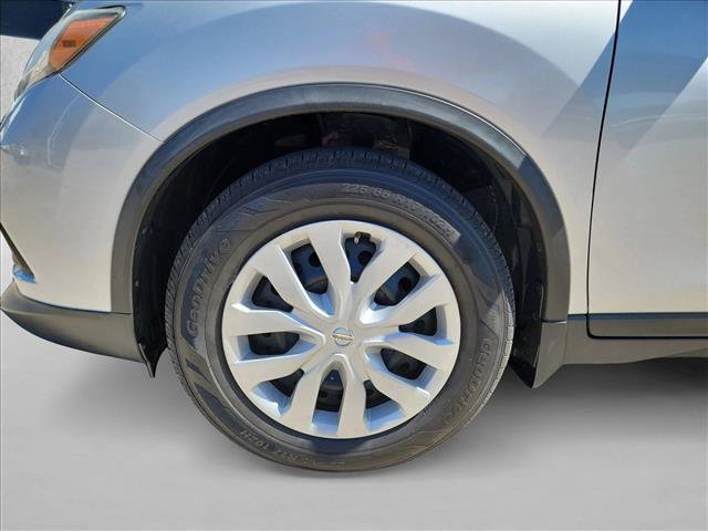 Used 2015 Nissan Rogue S FWD image 28