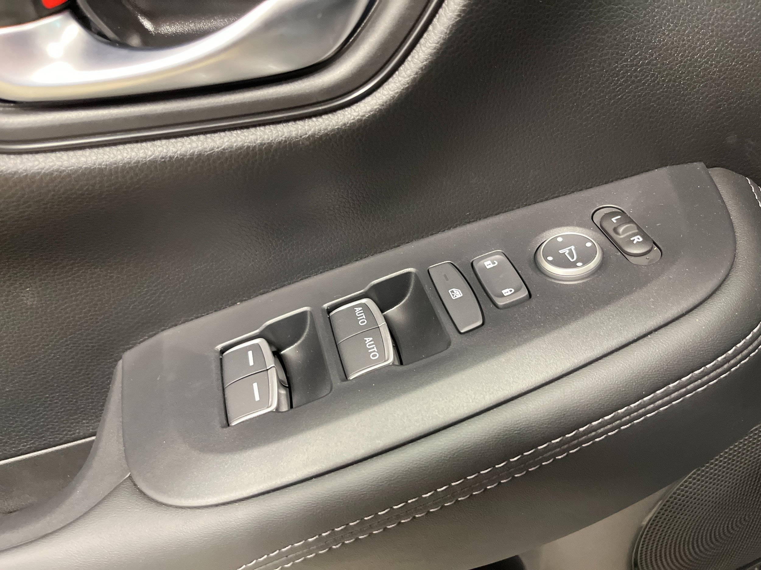 New 2027 Honda HR-V EX-L image 13