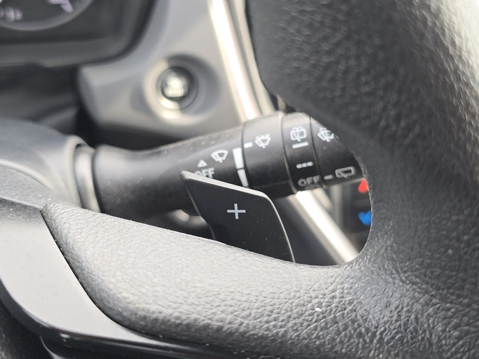 Used 2025 Subaru Crosstrek 2.5i Premium AWD/4WD image 33