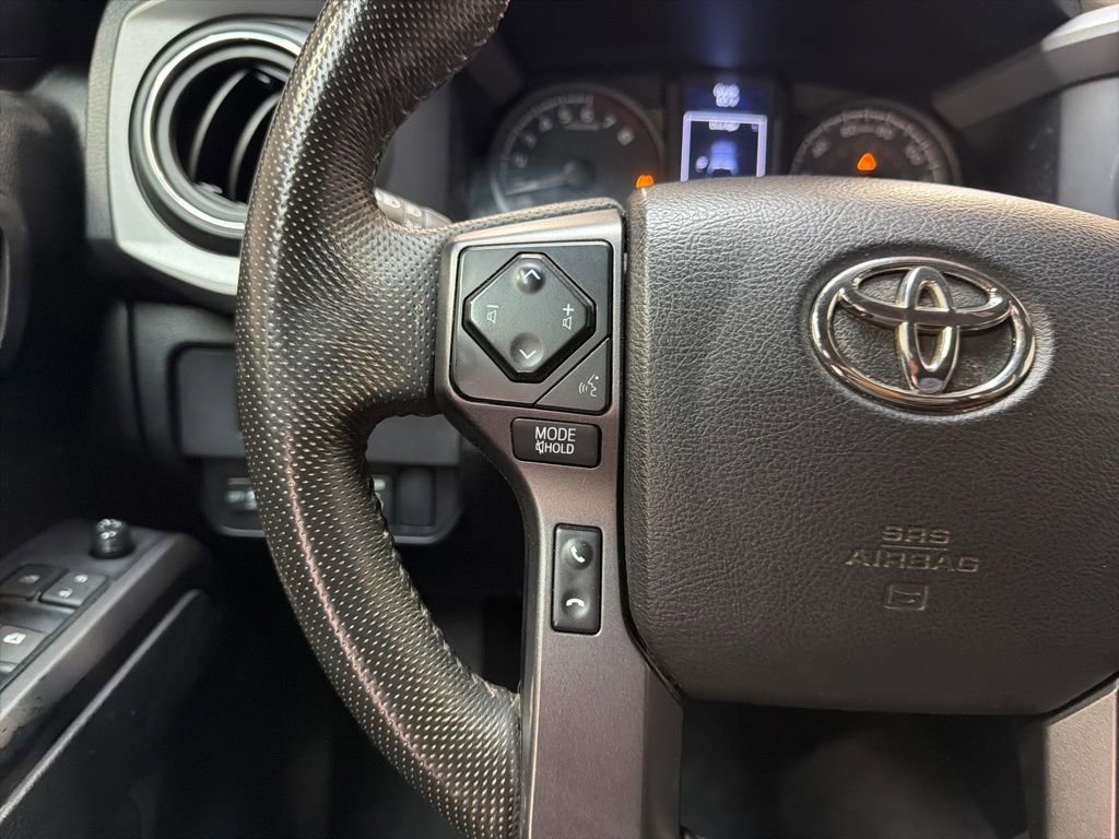Used 2022 Toyota Tacoma TRD Sport w/ Technology Package AWD/4WD image 16