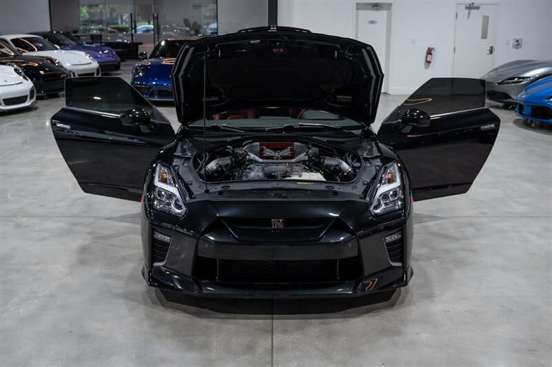 Used 2021 Nissan GT-R Premium AWD/4WD image 36