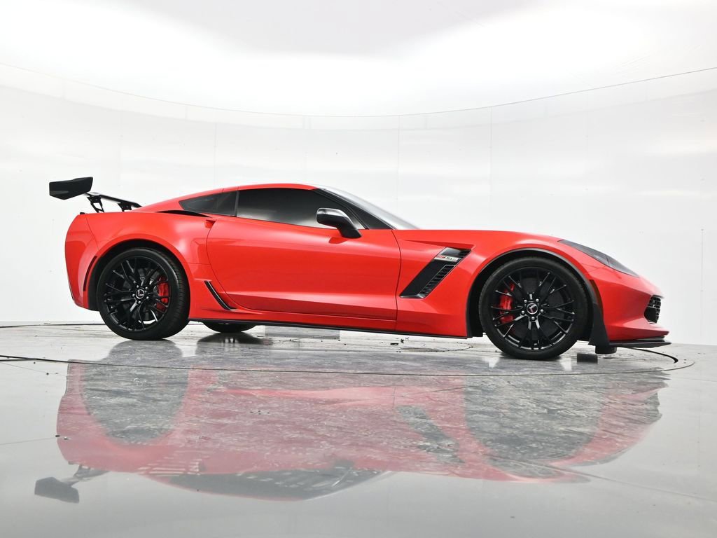 Used 2015 Chevrolet Corvette Z06 w/ 3LZ Preferred Equipment Group RWD image 42
