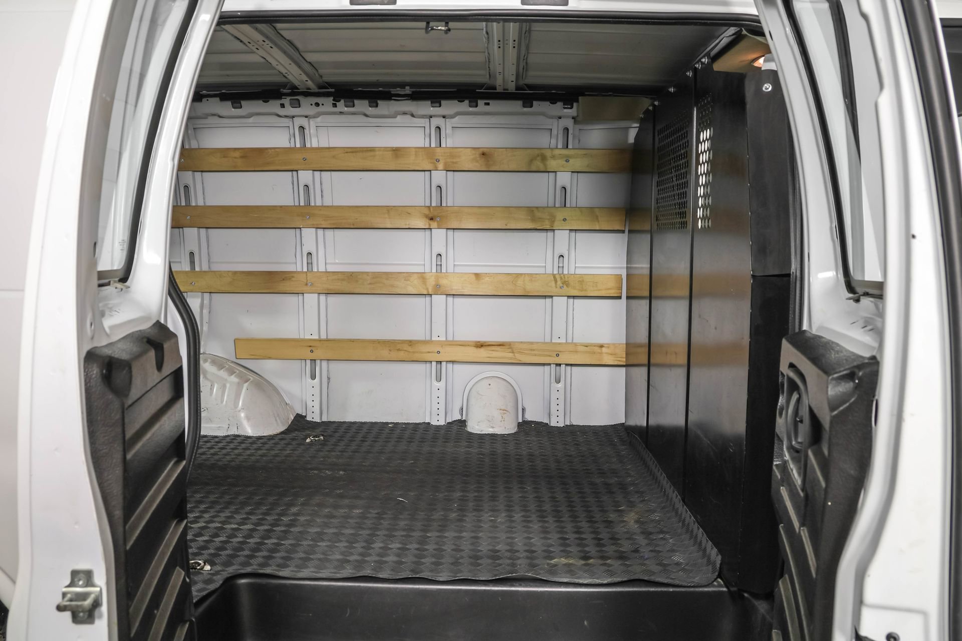 Used 2023 Chevrolet Express 2500 w/ Driver Convenience Package image 32