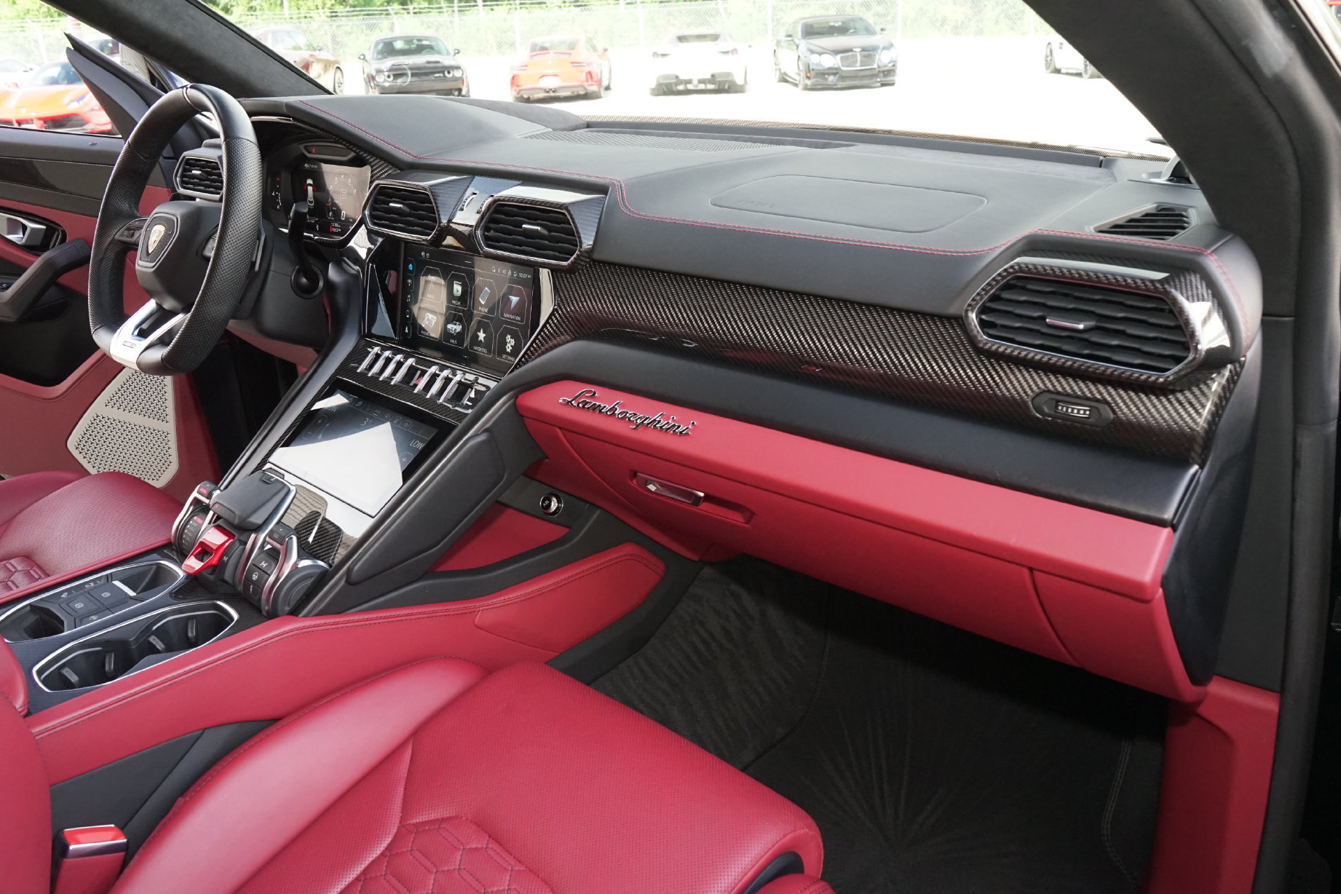 Used 2022 Lamborghini Urus AWD/4WD image 10