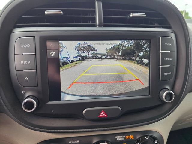 Certified 2025 Kia Soul LX w/ LX Technology Package FWD image 21