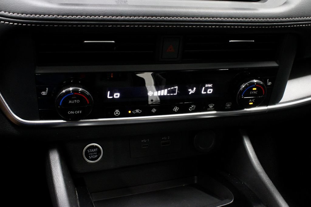 Certified 2023 Nissan Rogue SV w/ SV Premium B Package AWD/4WD image 29