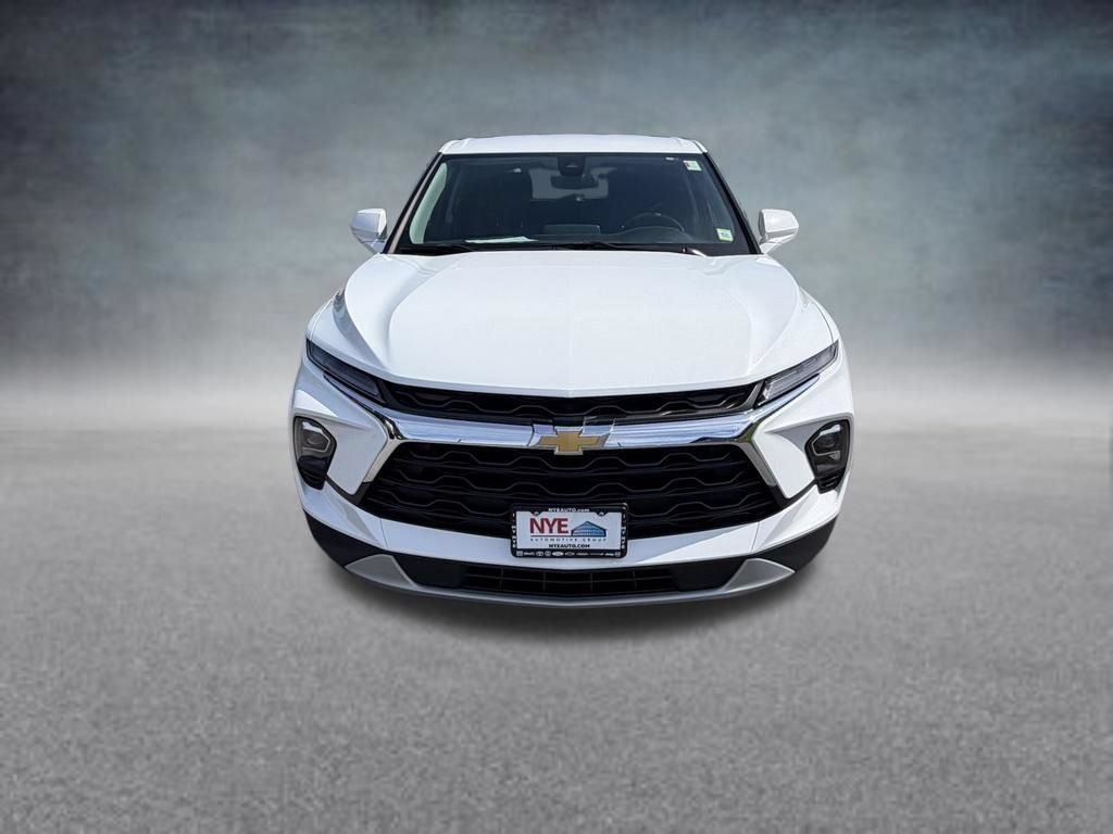 Used 2025 Chevrolet Blazer LT AWD/4WD image 9
