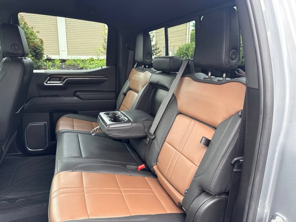 Used 2024 Chevrolet Silverado 1500 High Country w/ High Country Premium Package AWD/4WD image 44