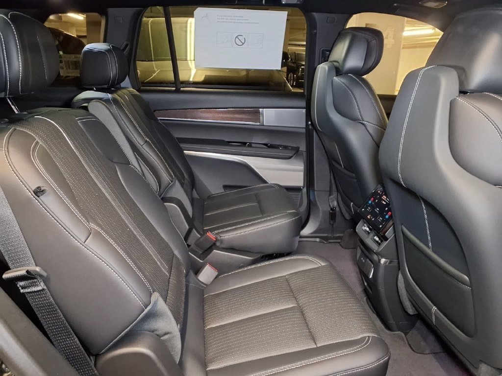 New 2027 Cadillac Vistiq Sport AWD/4WD image 7