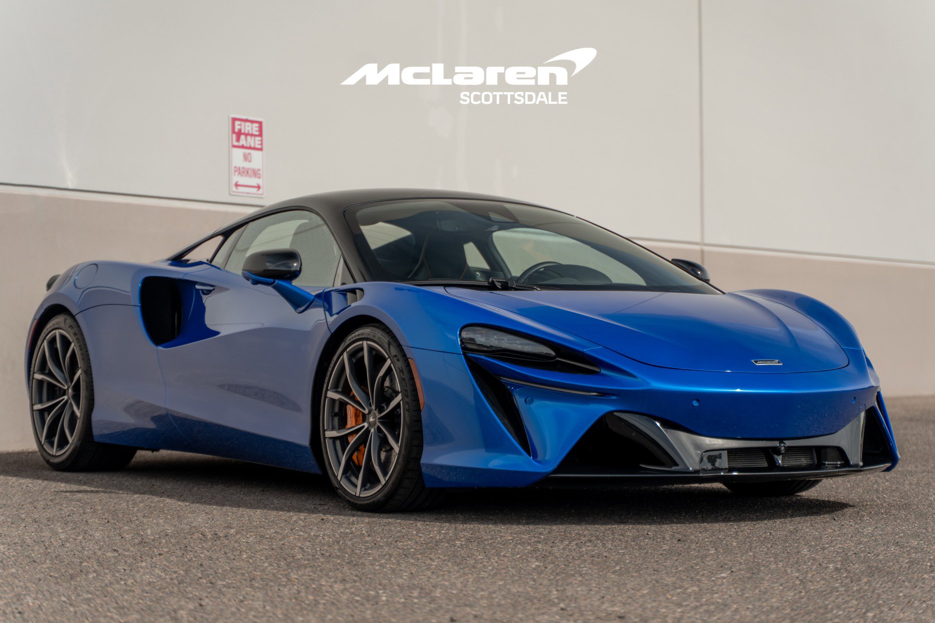 Used 2023 McLaren Artura image 3