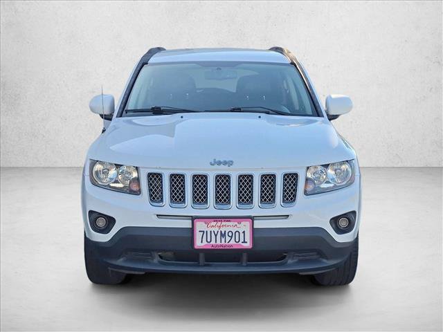 Used 2017 Jeep Compass Latitude AWD/4WD image 2