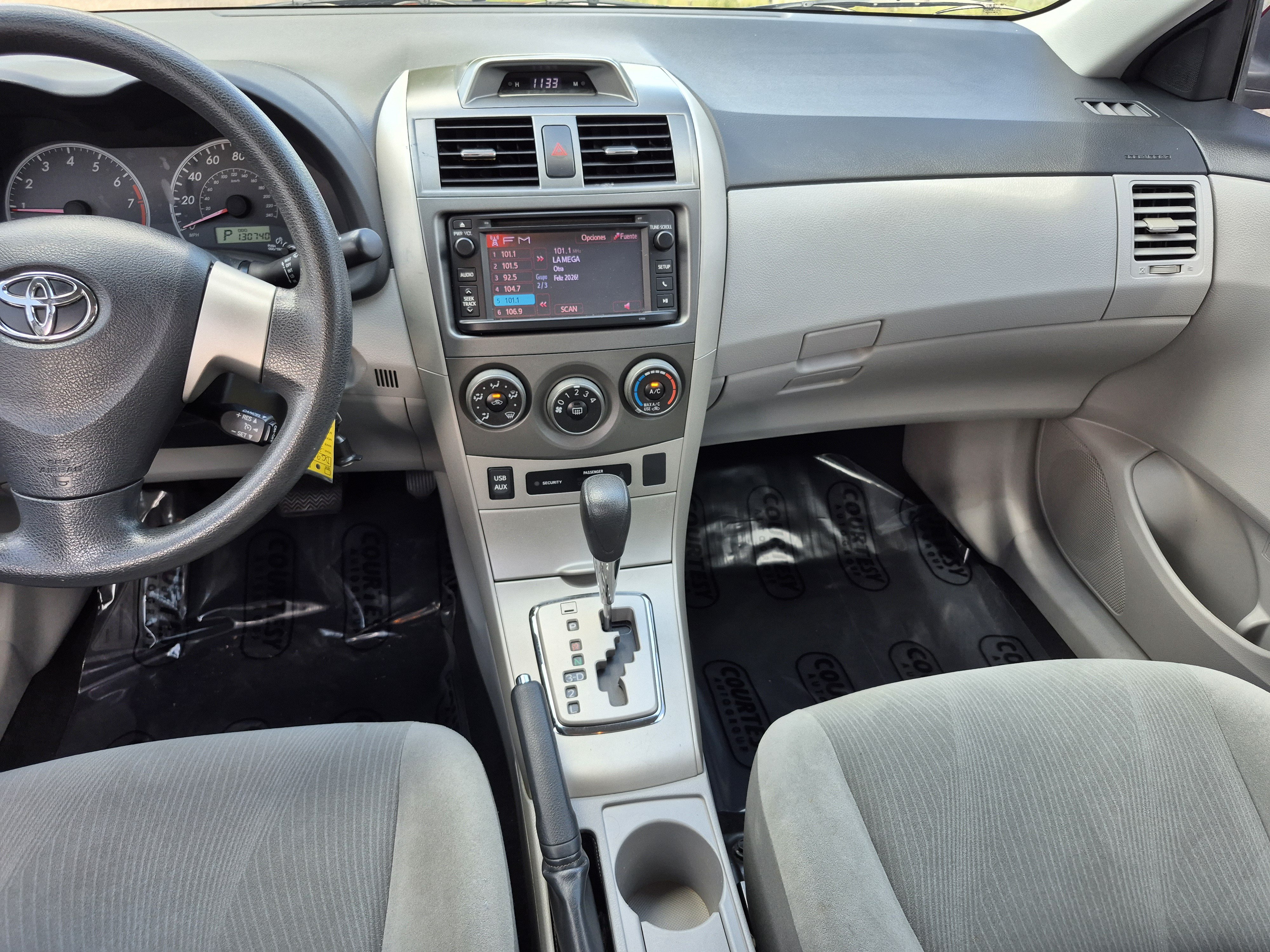 Used 2013 Toyota Corolla LE FWD image 16