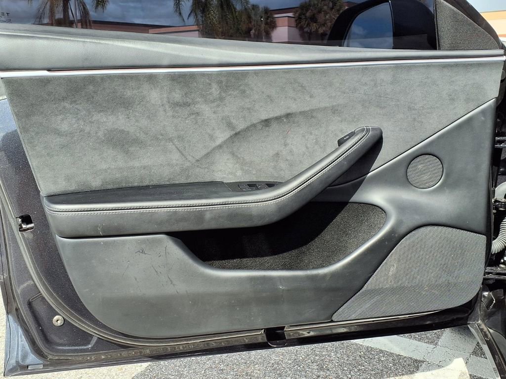 Used 2025 Tesla Model 3 Performance image 22