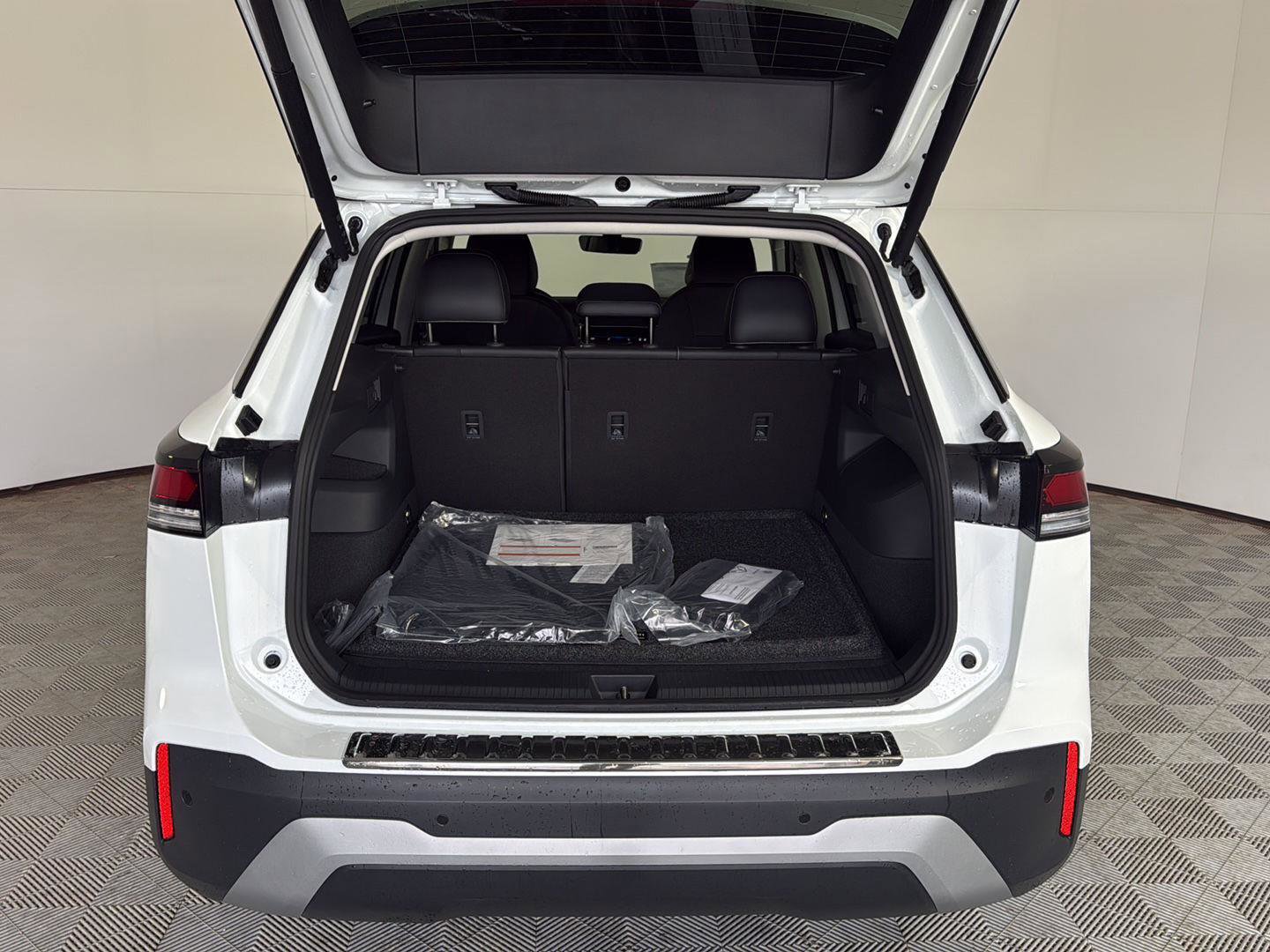 New 2026 Volkswagen Tiguan SE AWD/4WD image 6