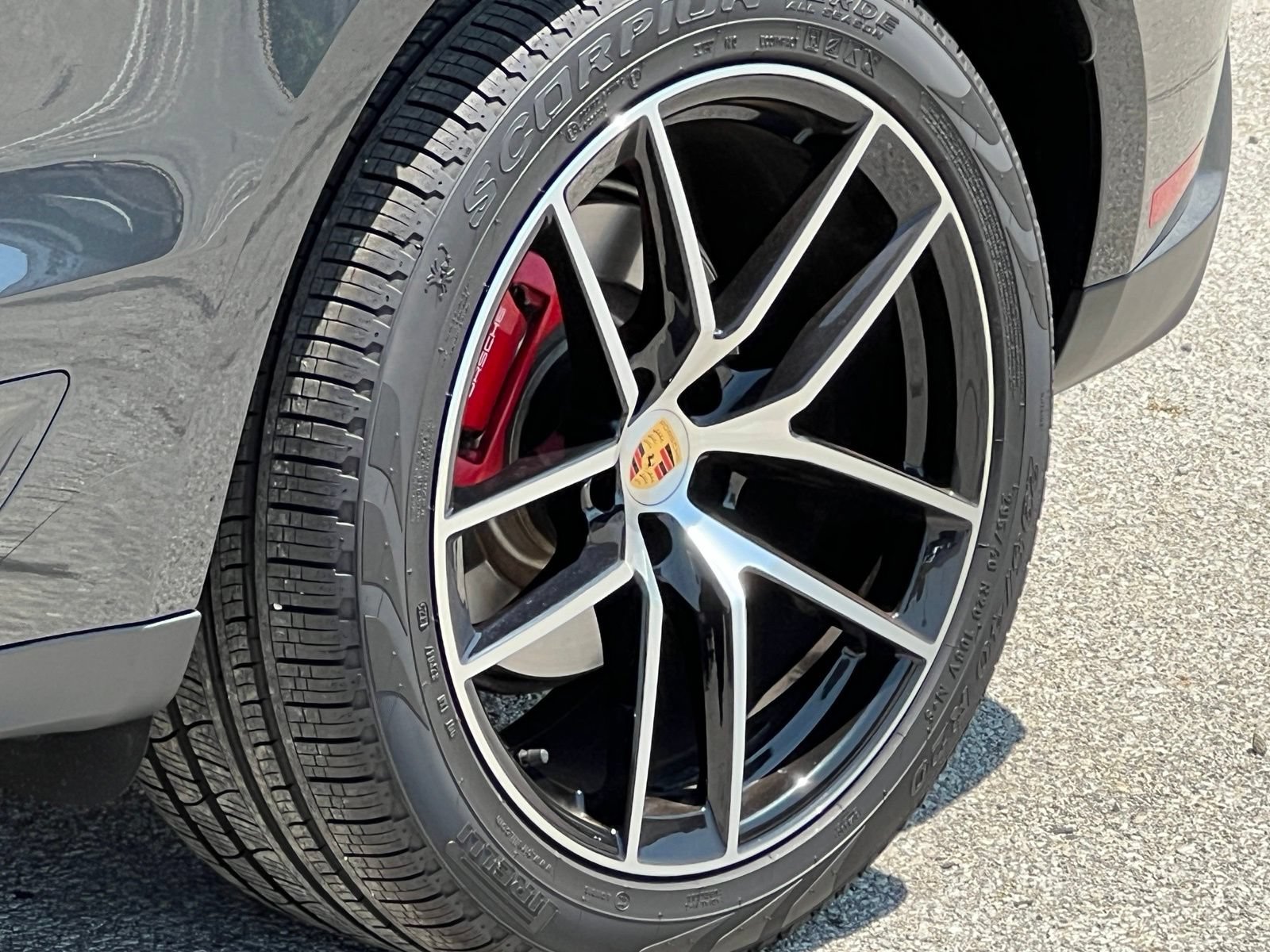 Certified 2025 Porsche Macan S AWD/4WD image 13