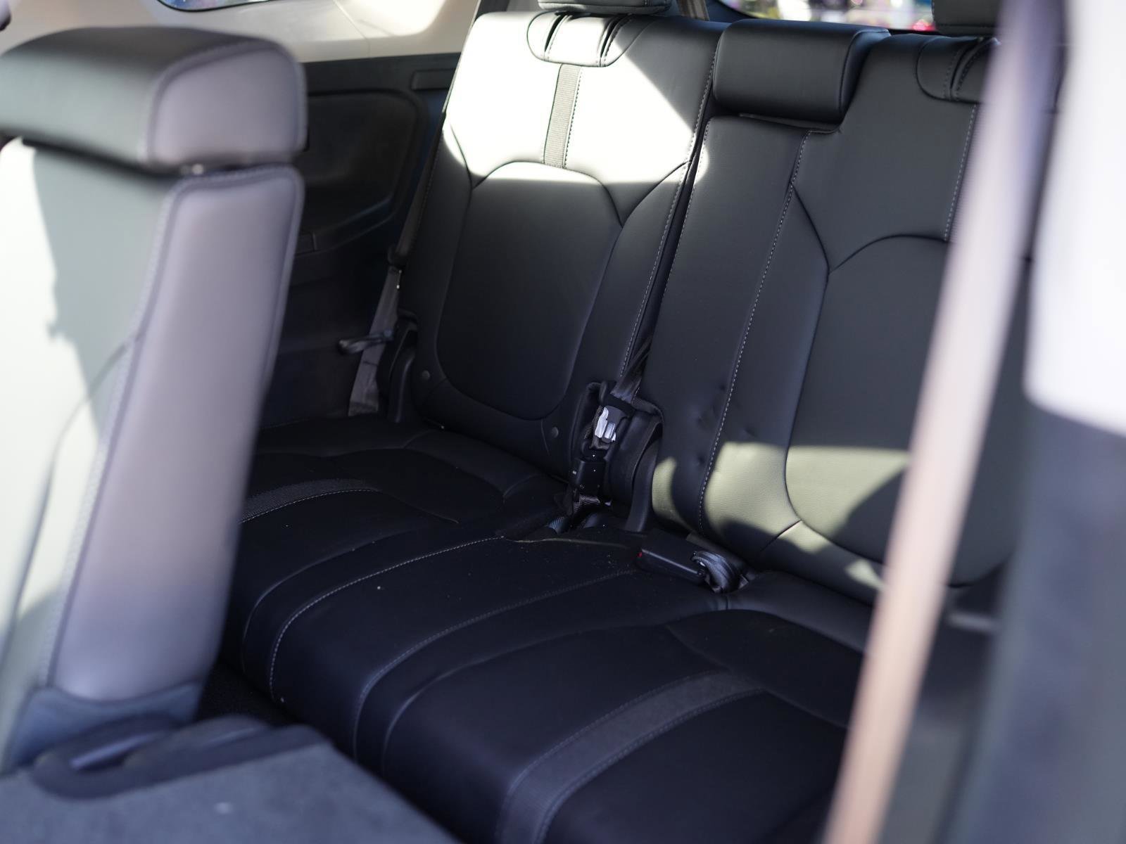 Used 2025 Honda Pilot EX-L image 18