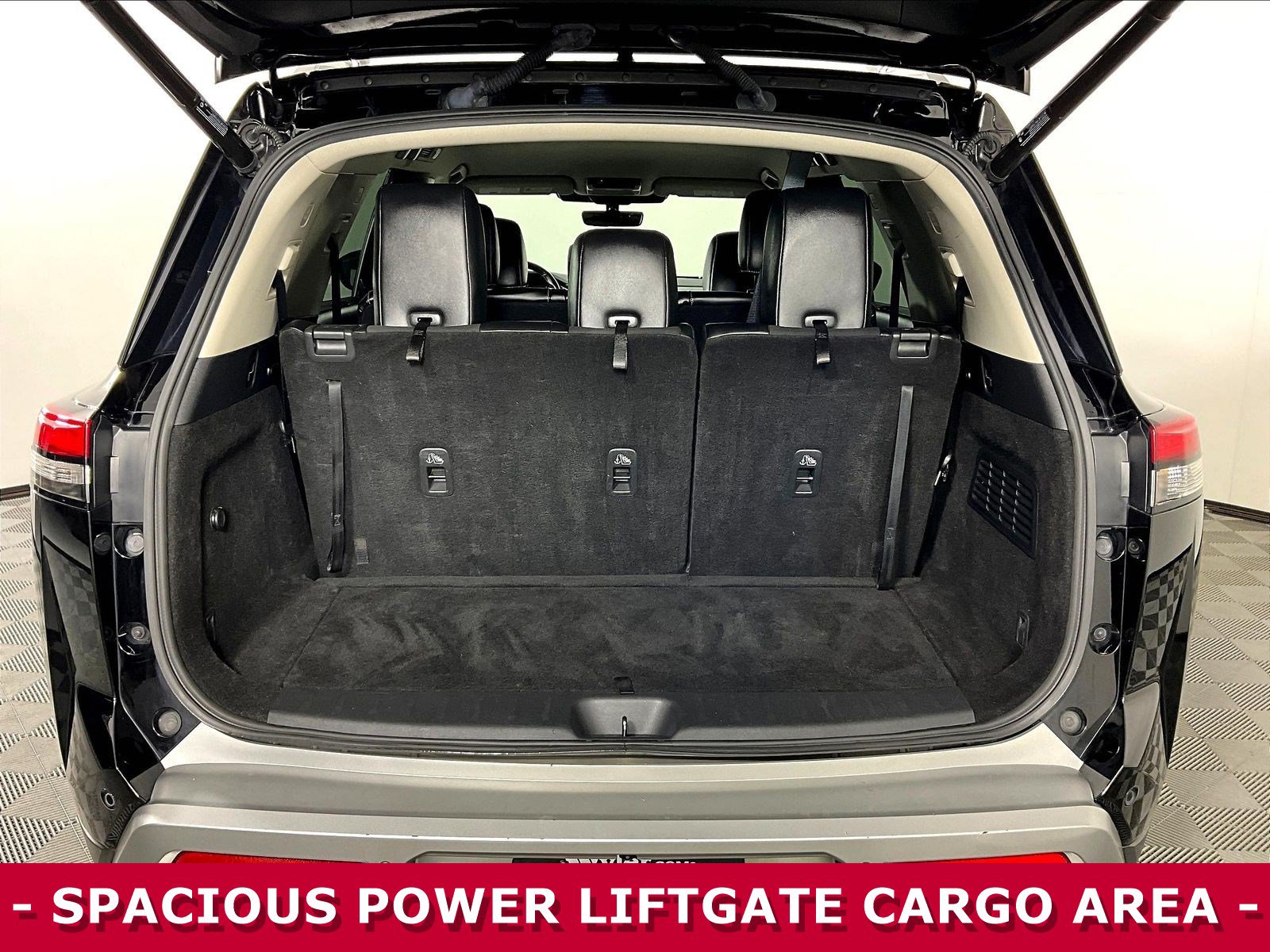 Used 2024 Nissan Pathfinder SL AWD/4WD image 37