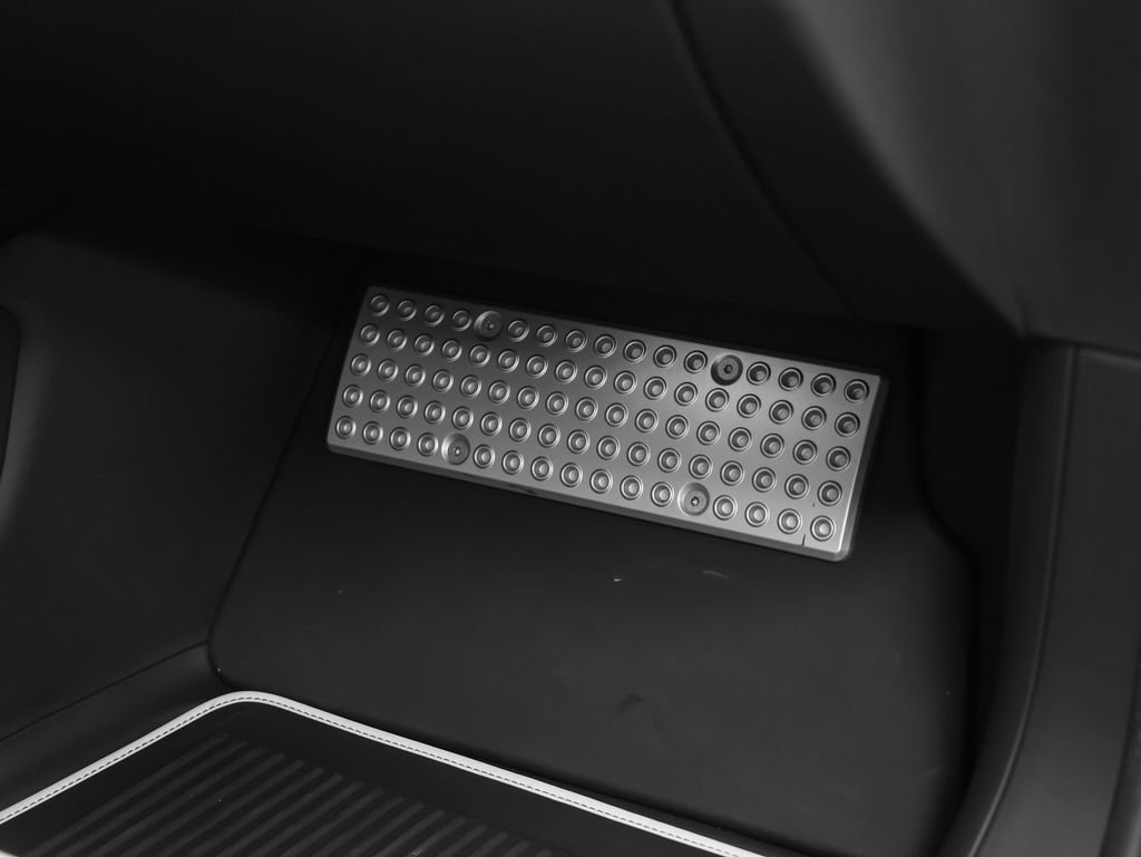 Certified 2025 Ferrari Purosangue AWD/4WD image 33
