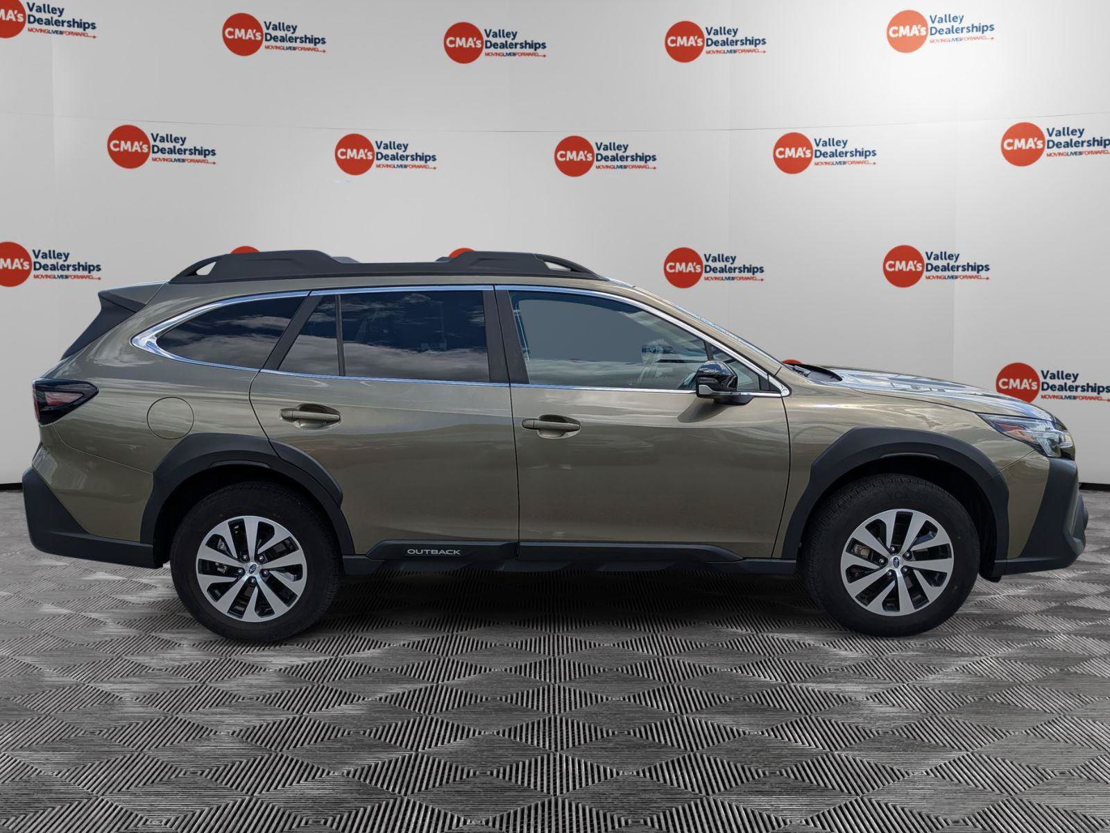 Certified 2025 Subaru Outback Premium AWD/4WD image 12