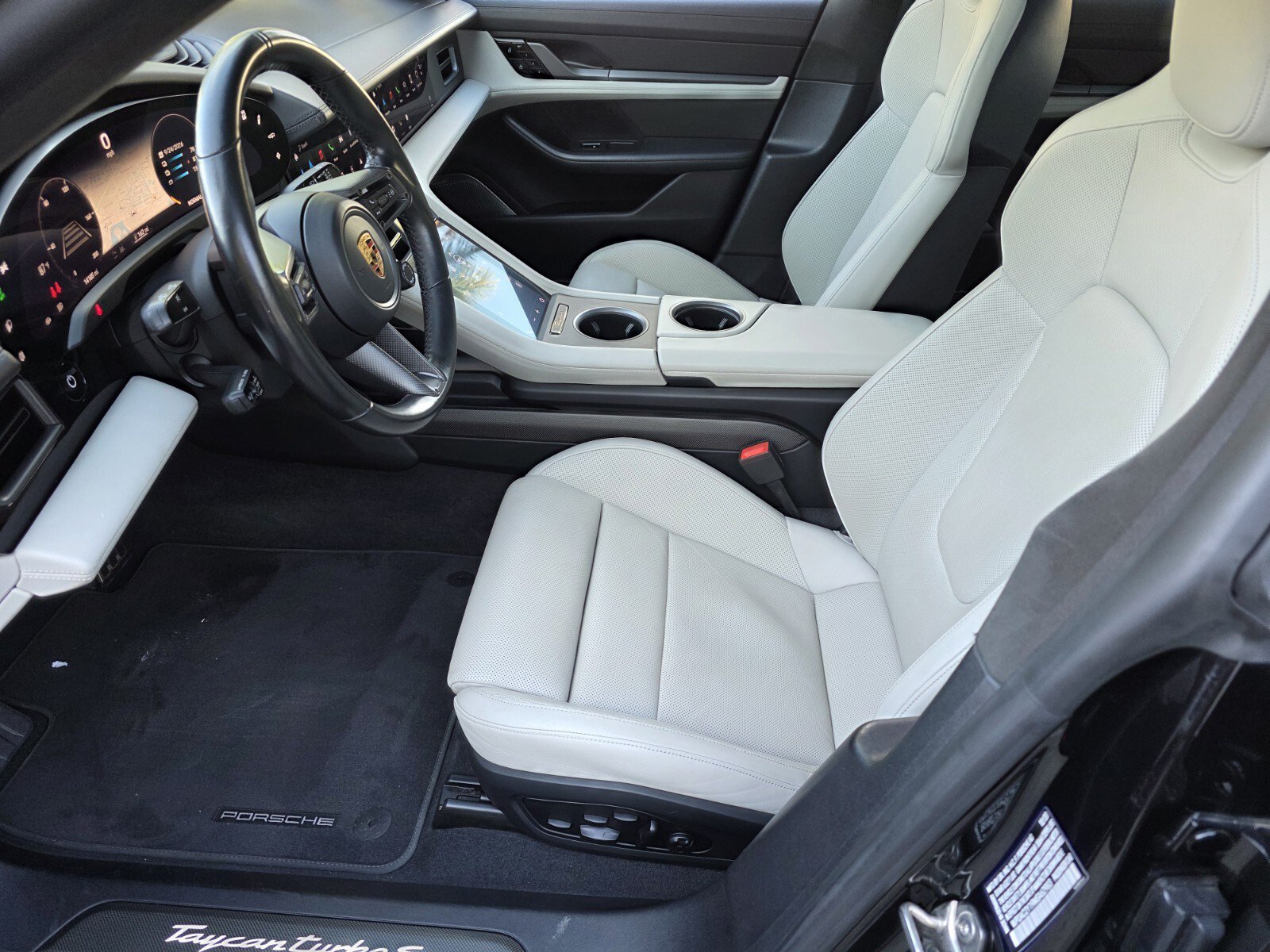 Used 2021 Porsche Taycan Turbo S AWD/4WD image 10