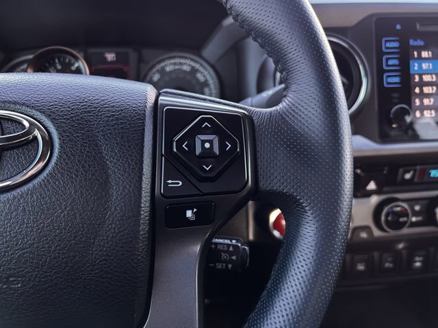 Used 2017 Toyota Tacoma TRD Sport image 15