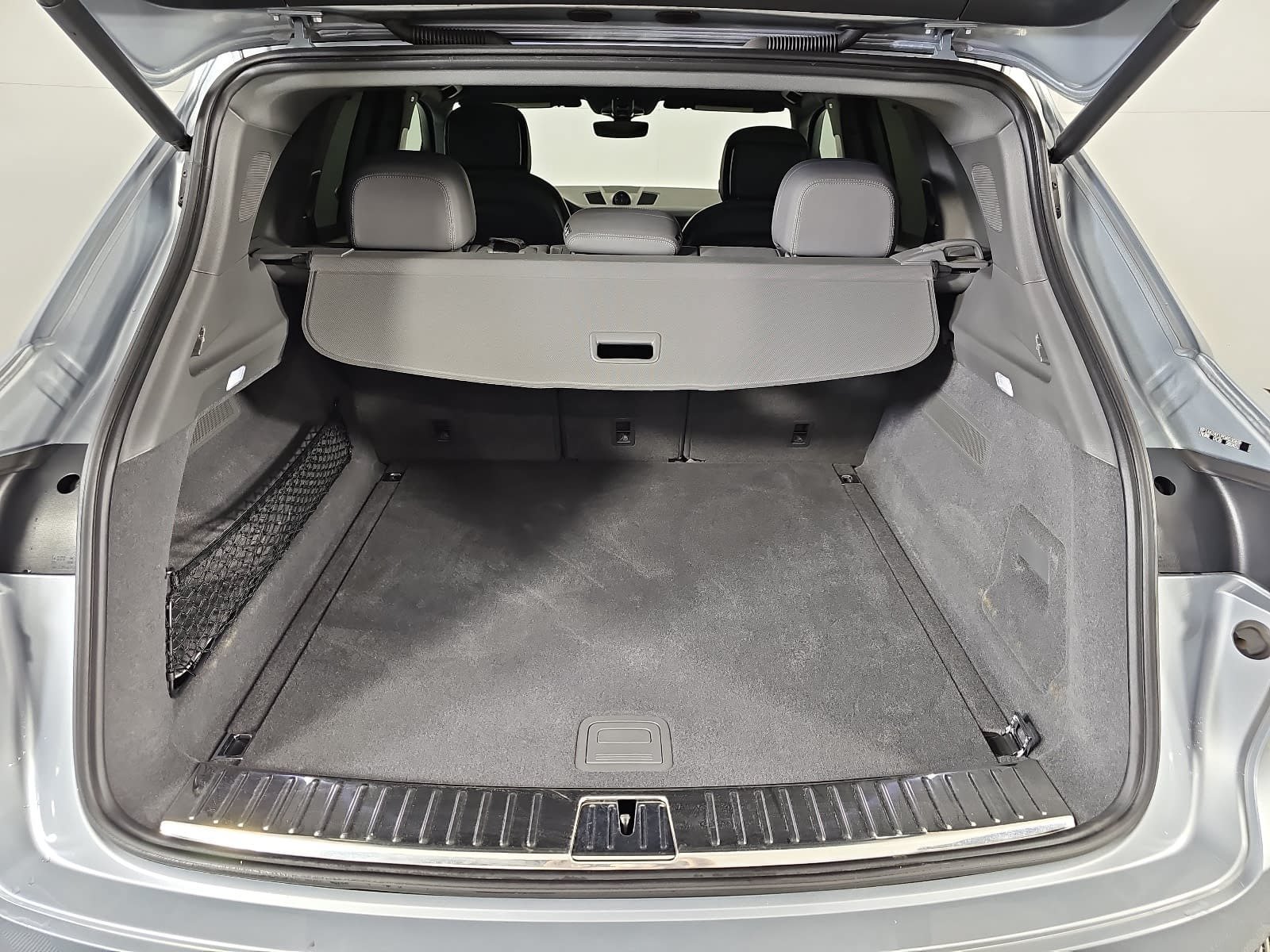 Used 2023 Porsche Cayenne Platinum Edition AWD/4WD image 12